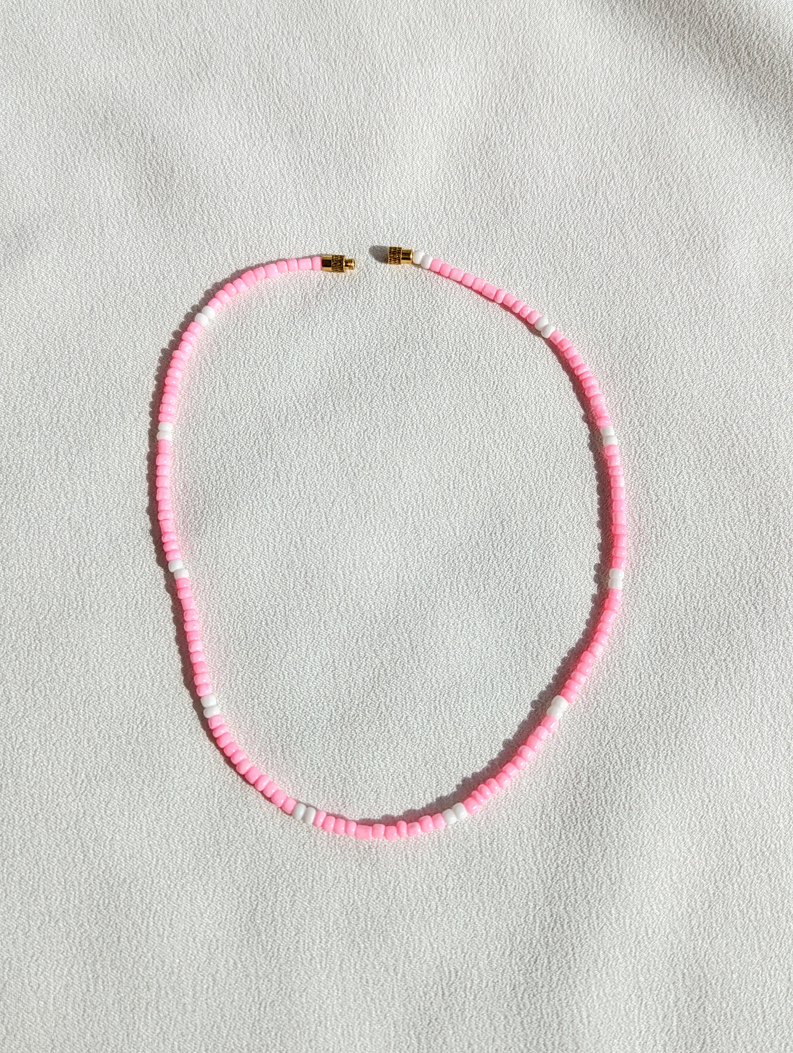[THE ELEVEN] Necklace: Pink/White [Small Beads]