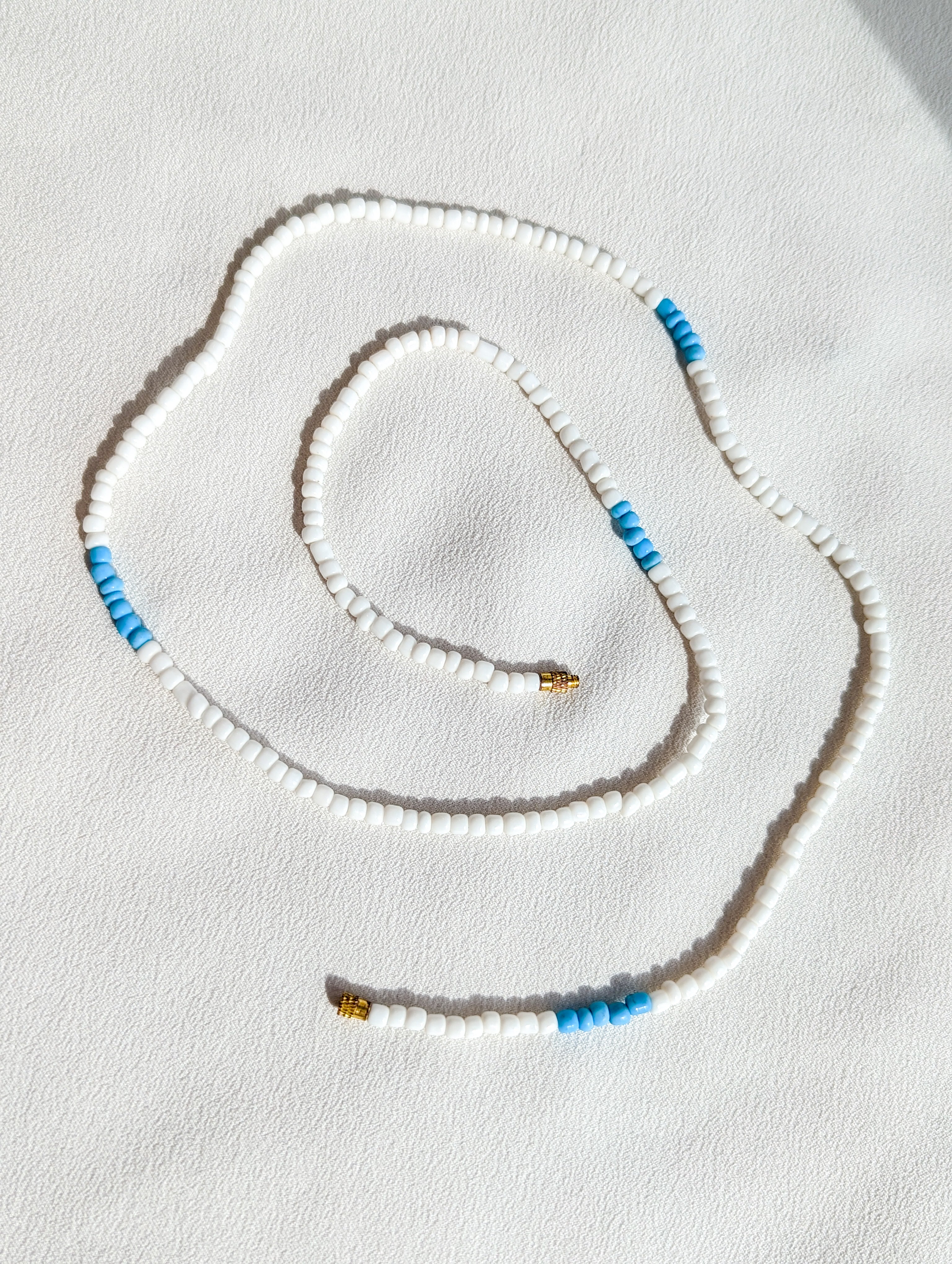 [THE FIFTY FIVE] Belly Chain: White/Blue [Large Beads]